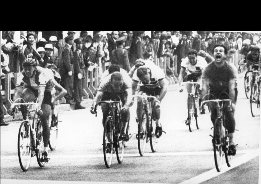 medaglia numero 100, giovedì 22 ottobre 1964 , Tokyo - ciclismo specialità corsa su strada Mario Zanin